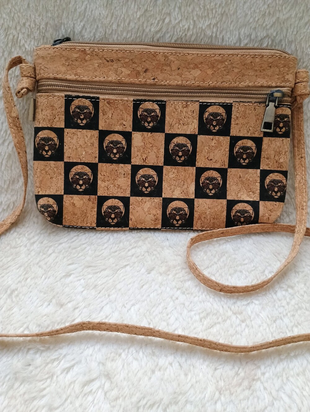 Eco-Friendly Cork Crossbody Bag – Checkered Cat/Leopard Print